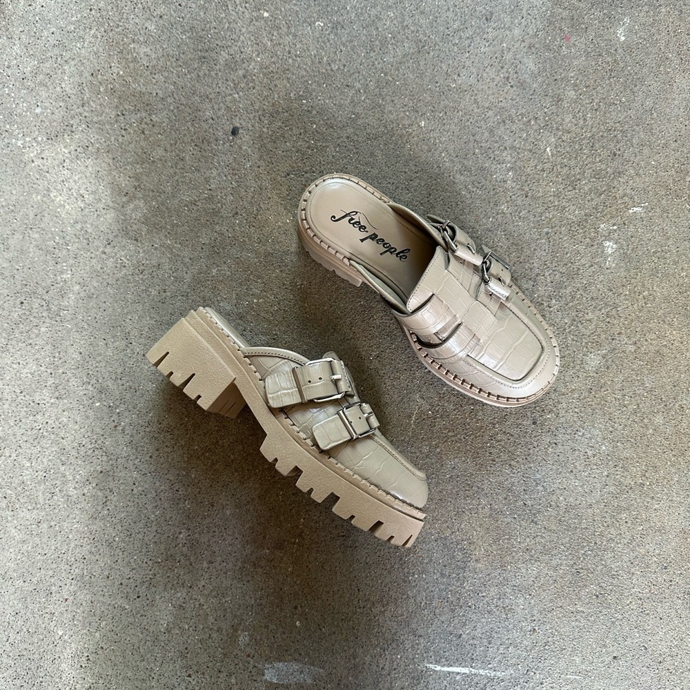 Free People Buckle Lyra Lug Loafer in Mink Size 36 Clogs Shoes Bohemian Slip Ons - Picture 6 of 7